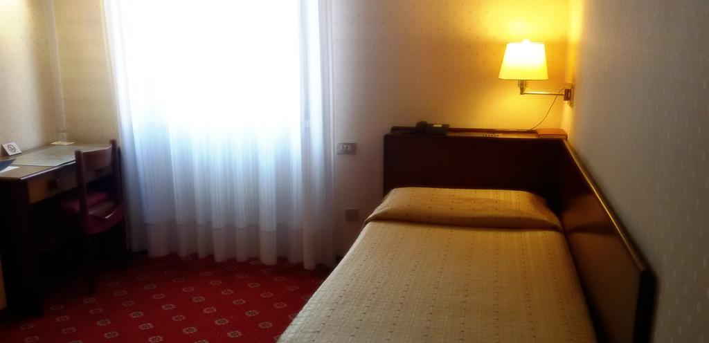 Hotel Quattro Strade 가르바냐테밀라네스 외부 사진